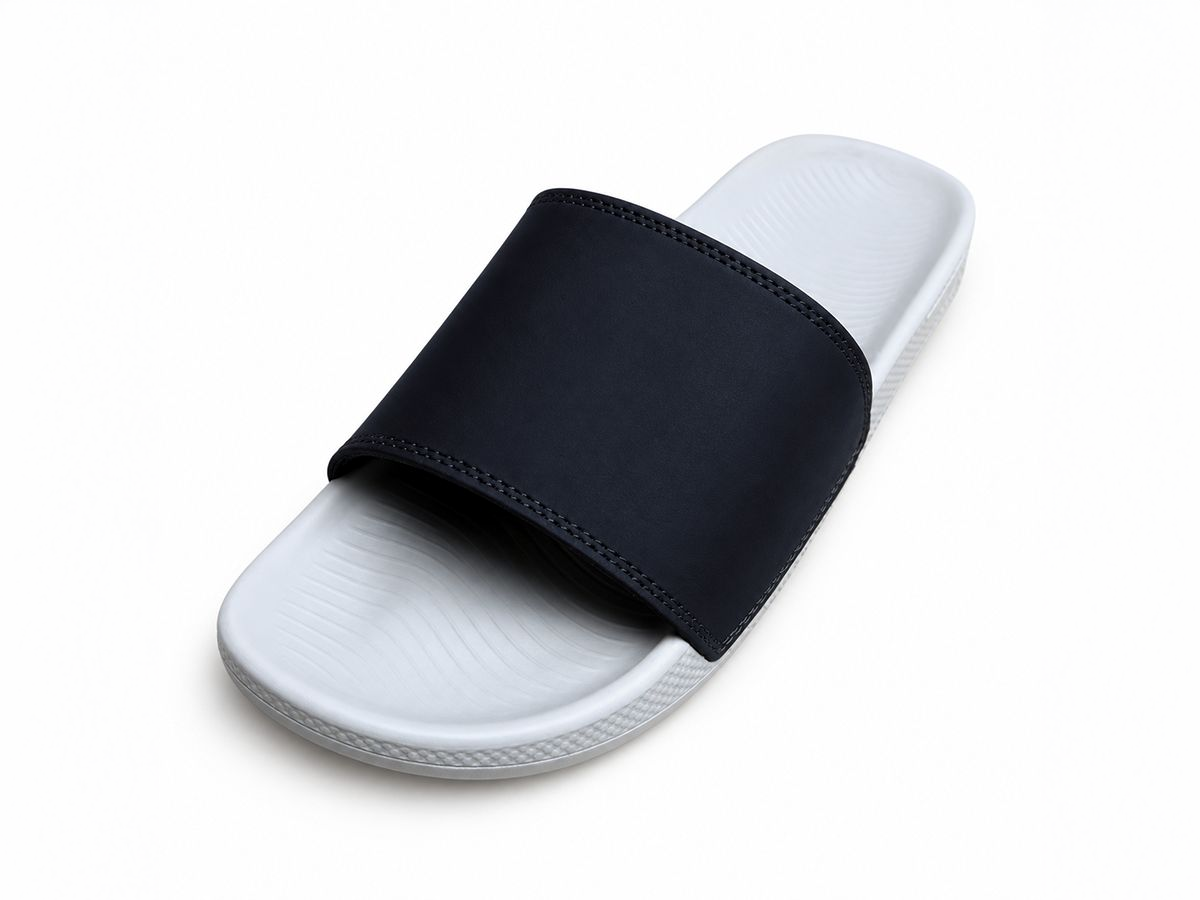 Contrast Upper-and-Sole Casual Slide