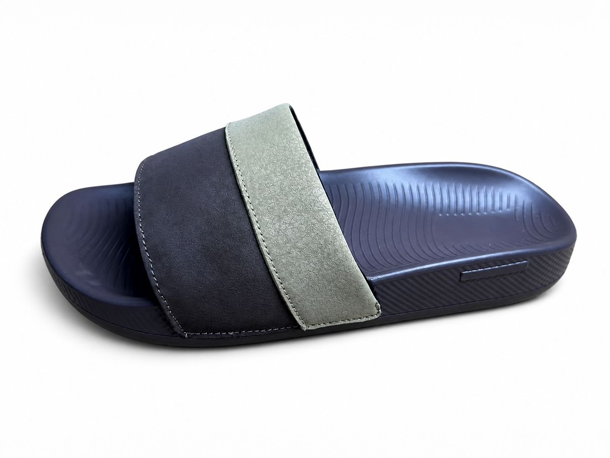 Two-Tone Split-Band Casual Slide — image 3